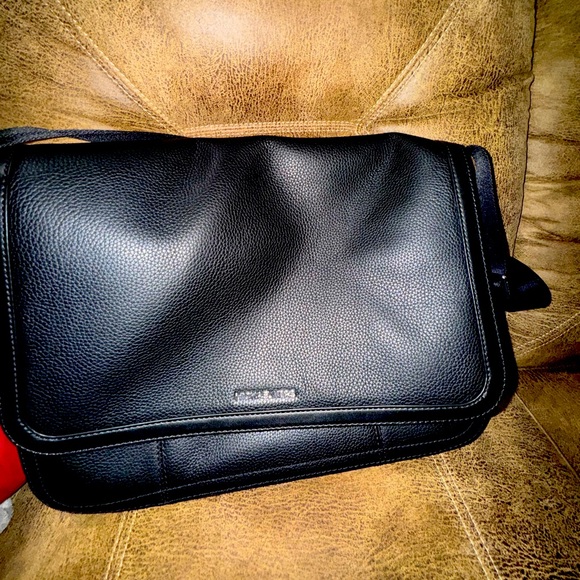 Michael Kors Cooper Leather Messenger Bag - Picture 1 of 3
